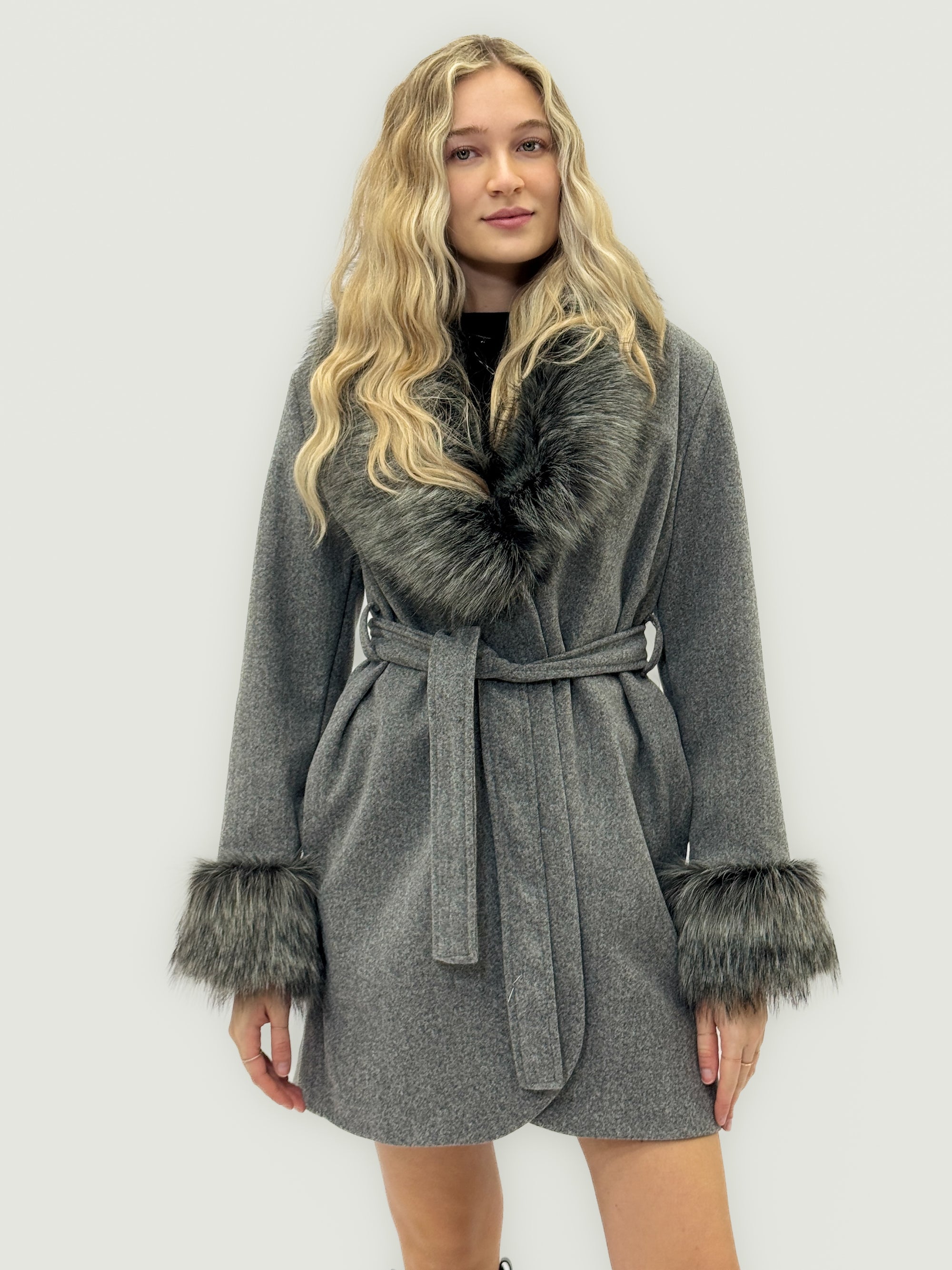 Cappotto “Adele” con inserti in eco-pelliccia – Made in Italy