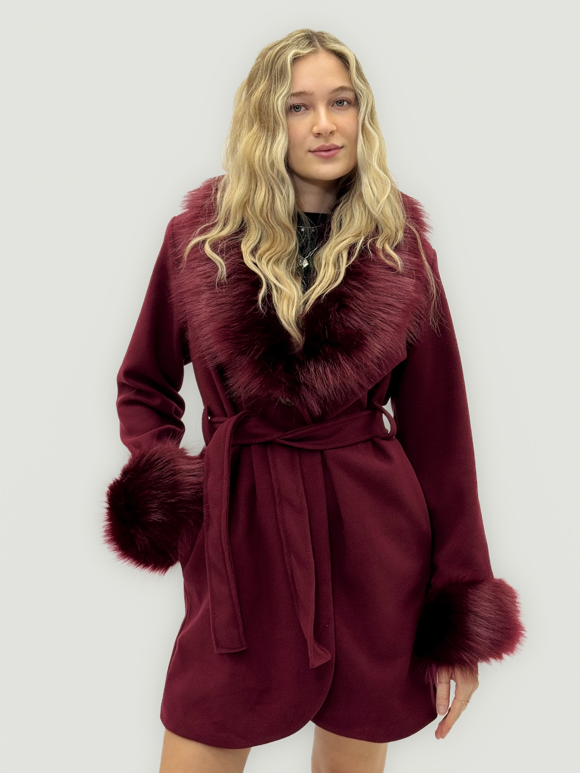 Cappotto “Adele” con inserti in eco-pelliccia – Made in Italy