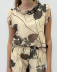 Completo fluido stampa floreale elegante e versatile