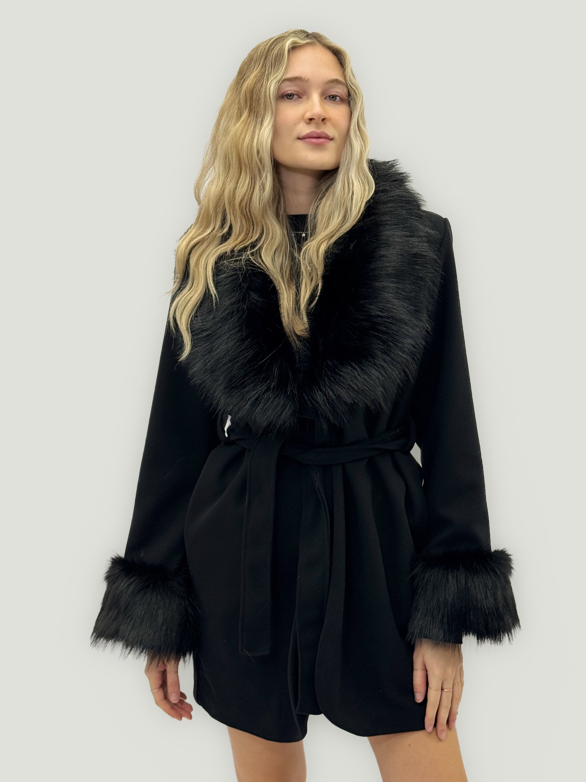 Cappotto “Adele” con inserti in eco-pelliccia – Made in Italy