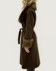 Cappotto lungo con collo e polsini in ecopelliccia