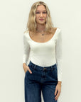 Body a maniche lunghe con scollo ampio