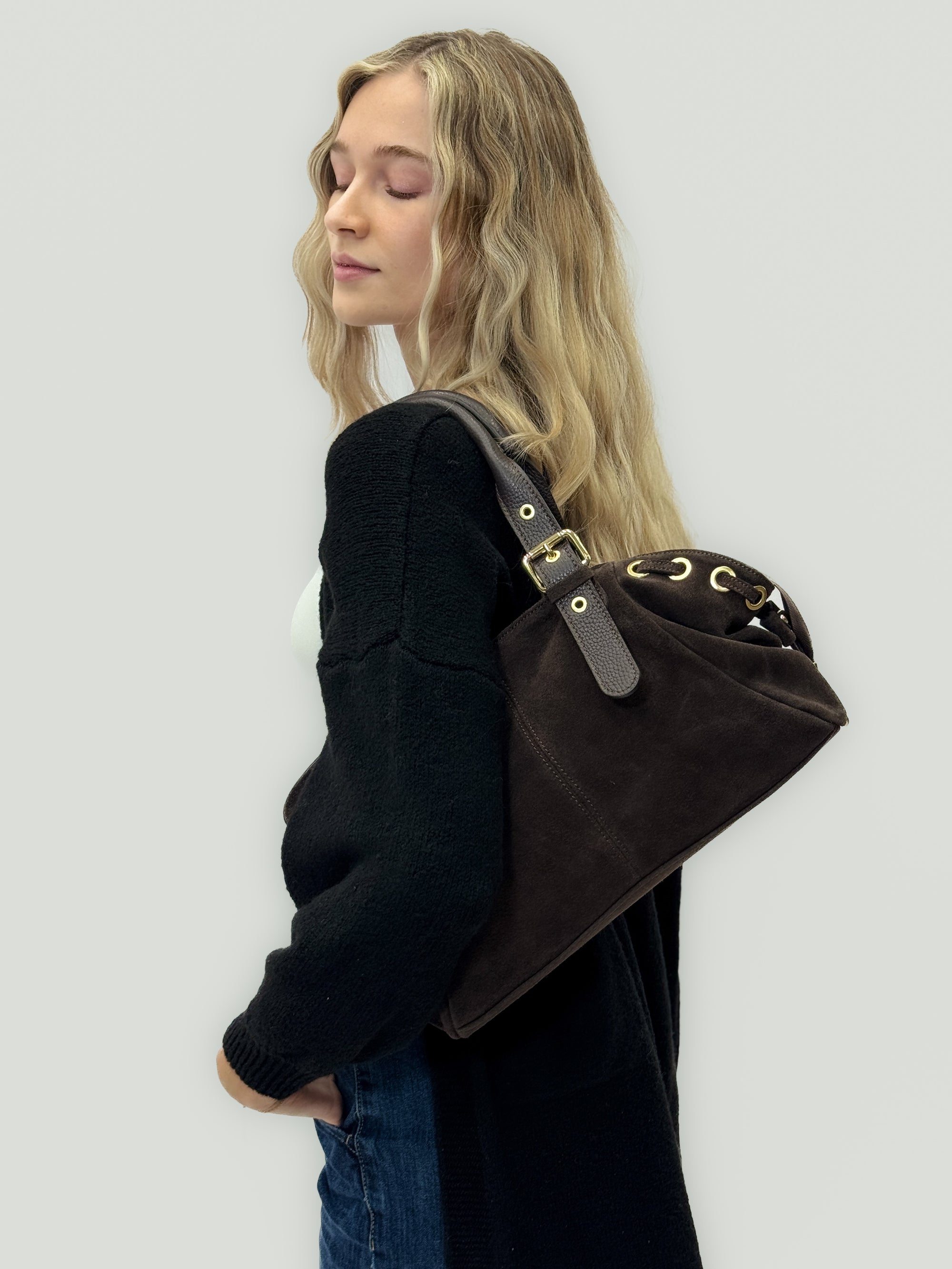 Borsa artigianale in vera pelle scamosciata – Made in Italy