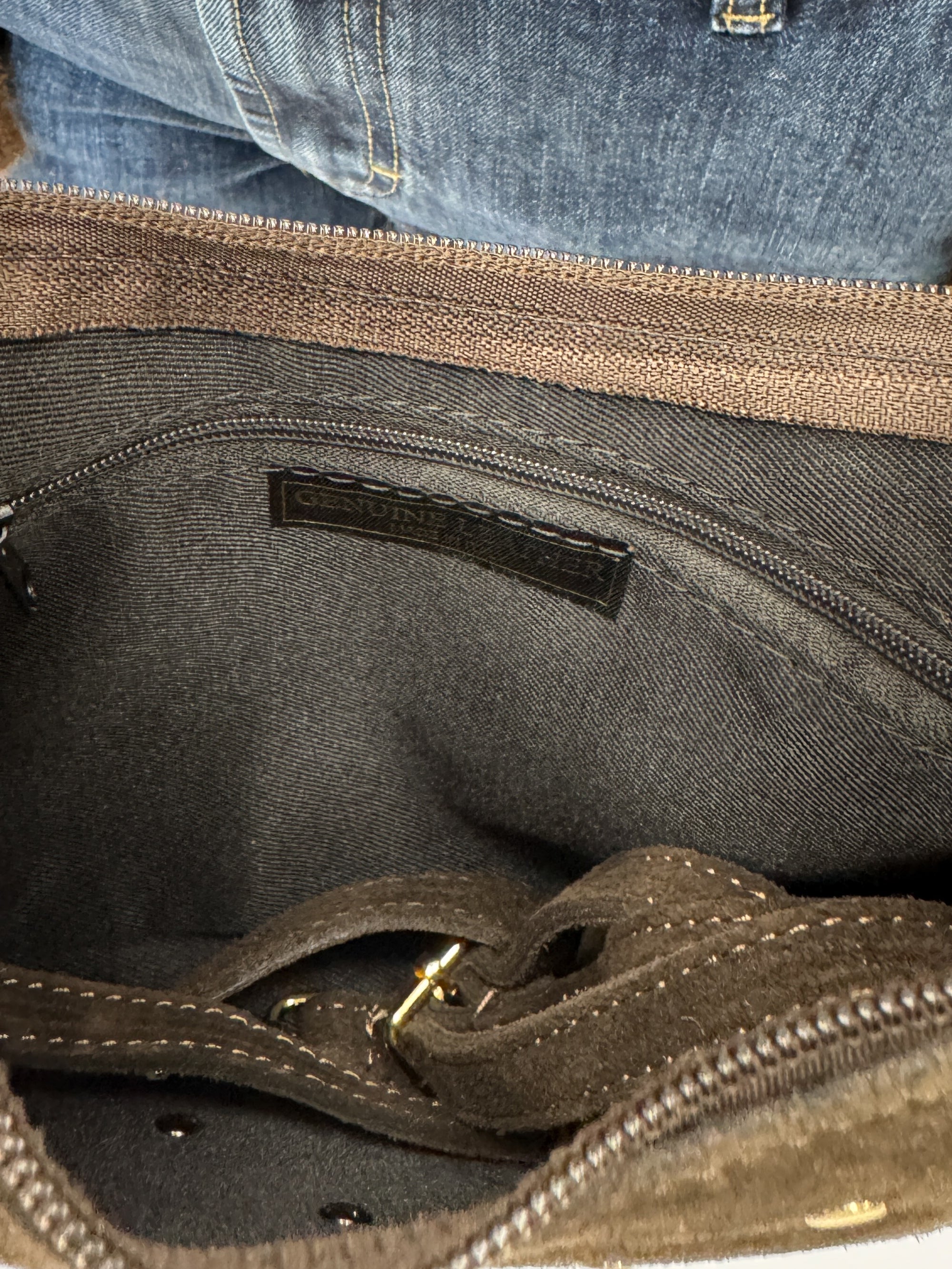 Borsa Eva in vera pelle scamosciata – Made in Italy