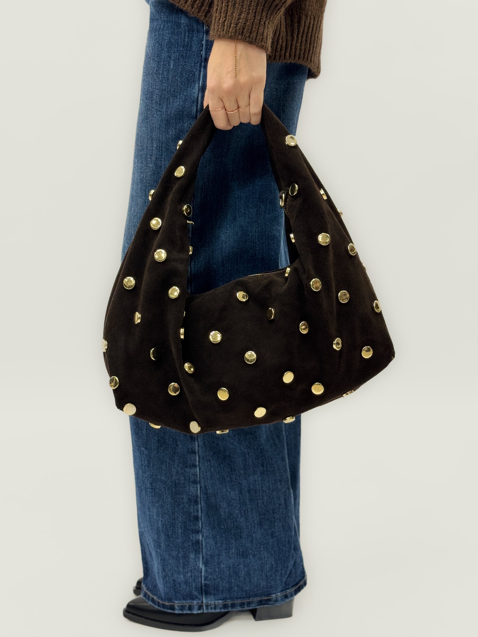 Borsa “Nora” in vera pelle scamosciata con borchie – Made in Italy