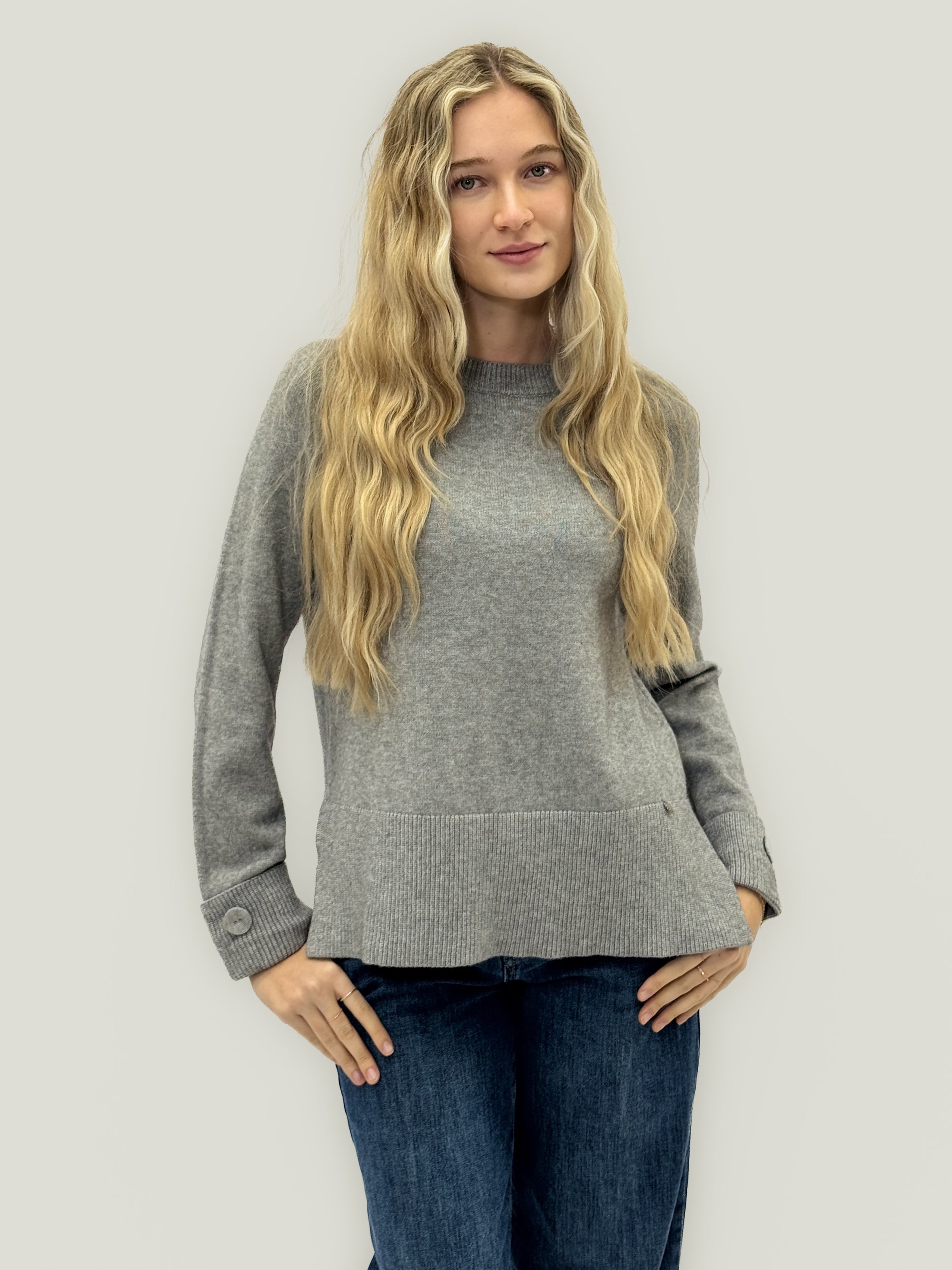 Maglia in misto lana con dettaglio polsini – Made in Italy