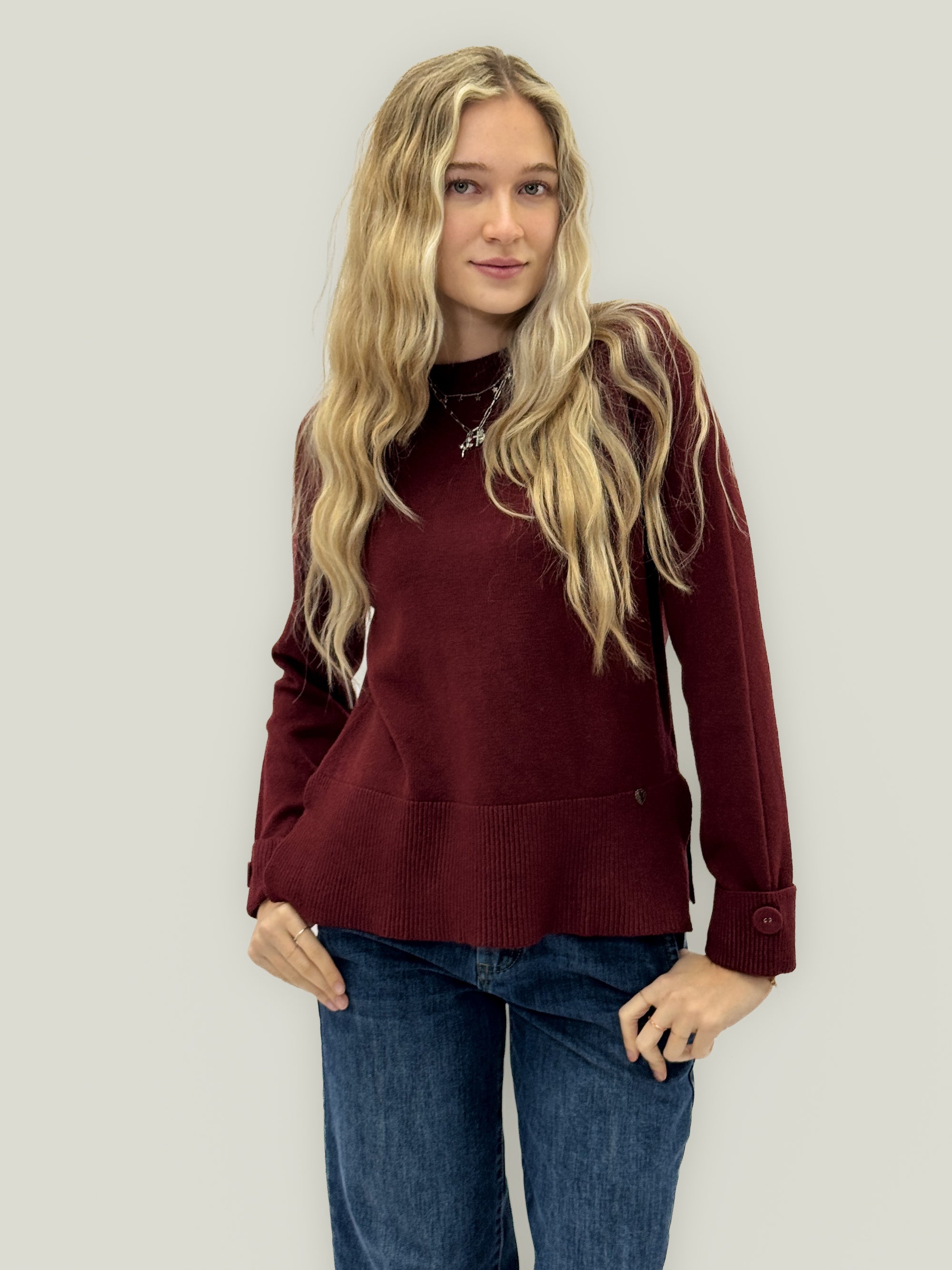 Maglia in misto lana con dettaglio polsini – Made in Italy