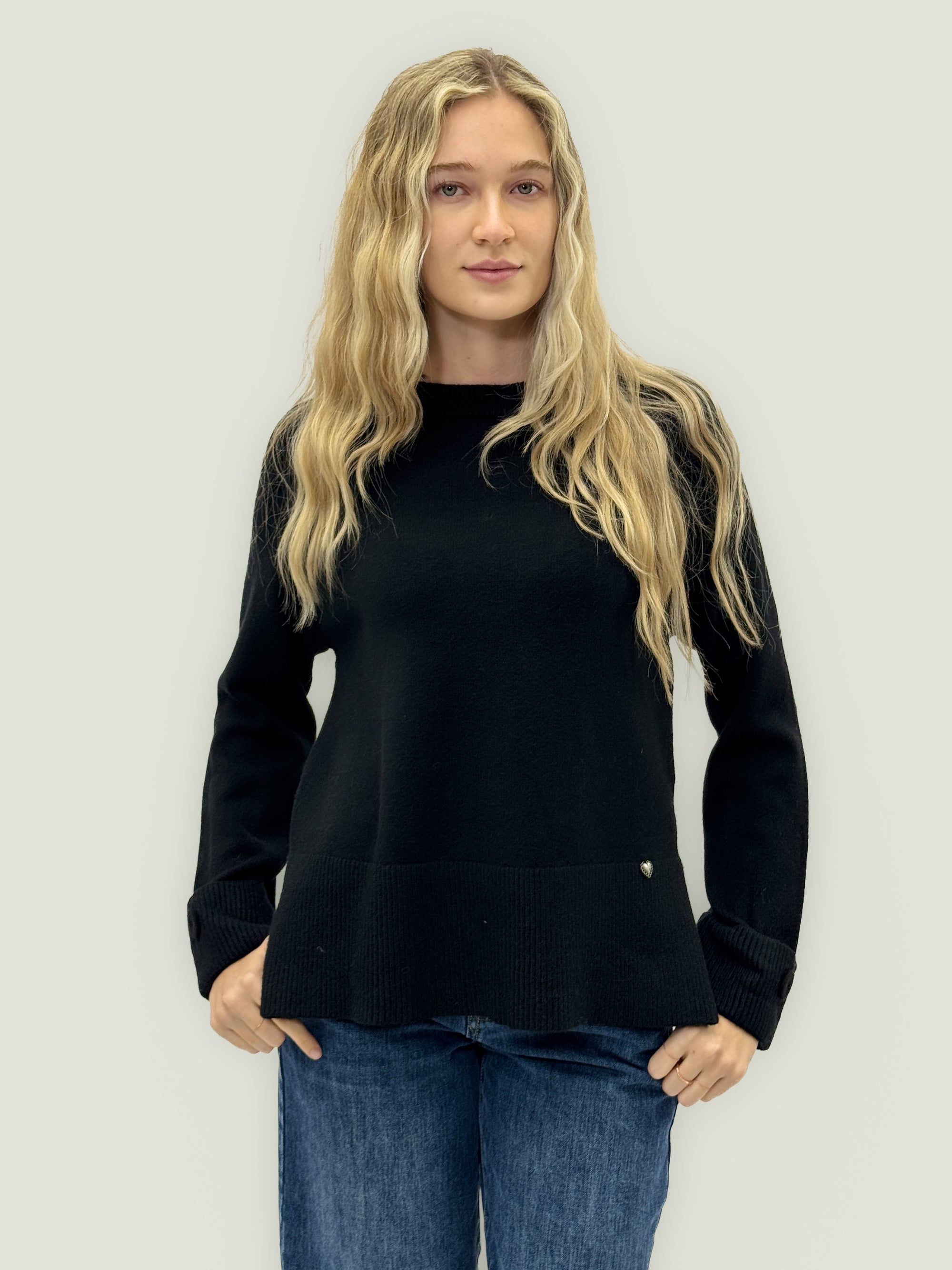 Maglia in misto lana con dettaglio polsini – Made in Italy