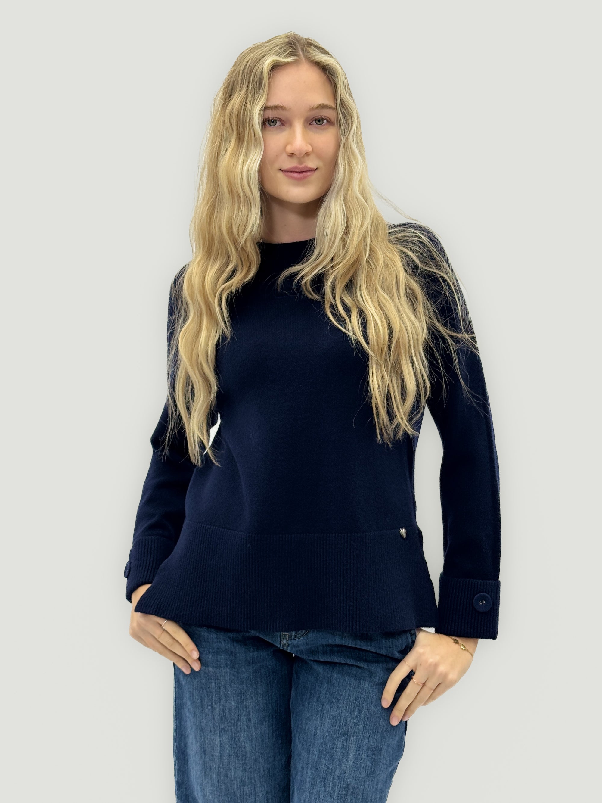Maglia in misto lana con dettaglio polsini – Made in Italy