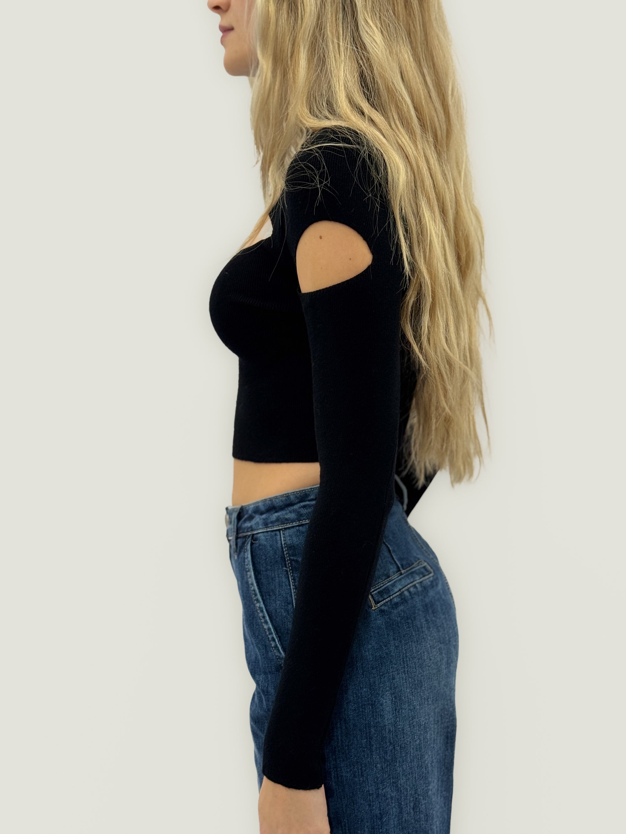 Maglia crop con tagli cut-out