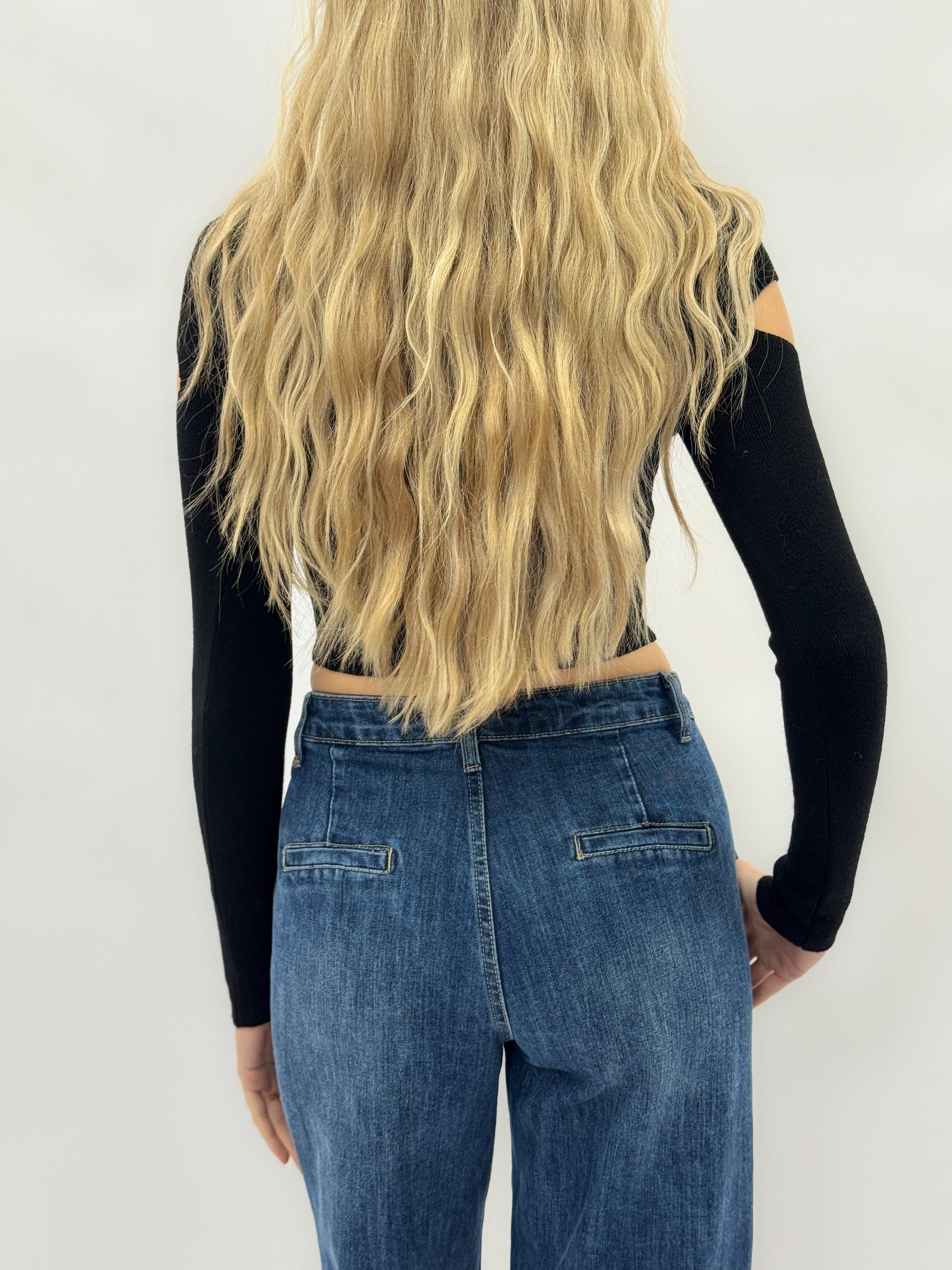 Maglia crop con tagli cut-out