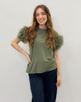 T-Shirt con Maniche in Tulle – Femminile e d’Impatto