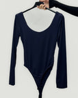 Body a maniche lunghe con scollo ampio