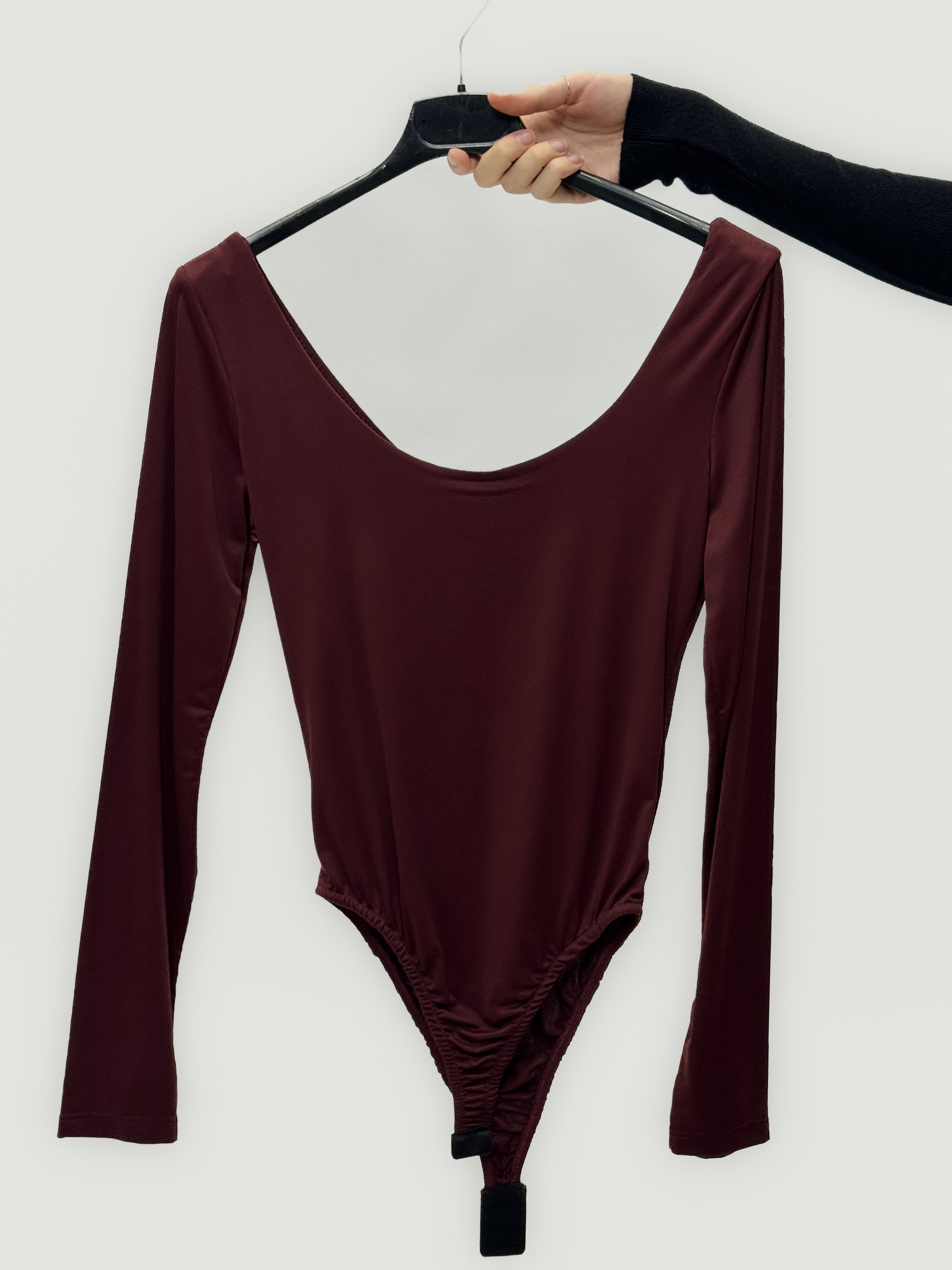 Body a maniche lunghe con scollo ampio