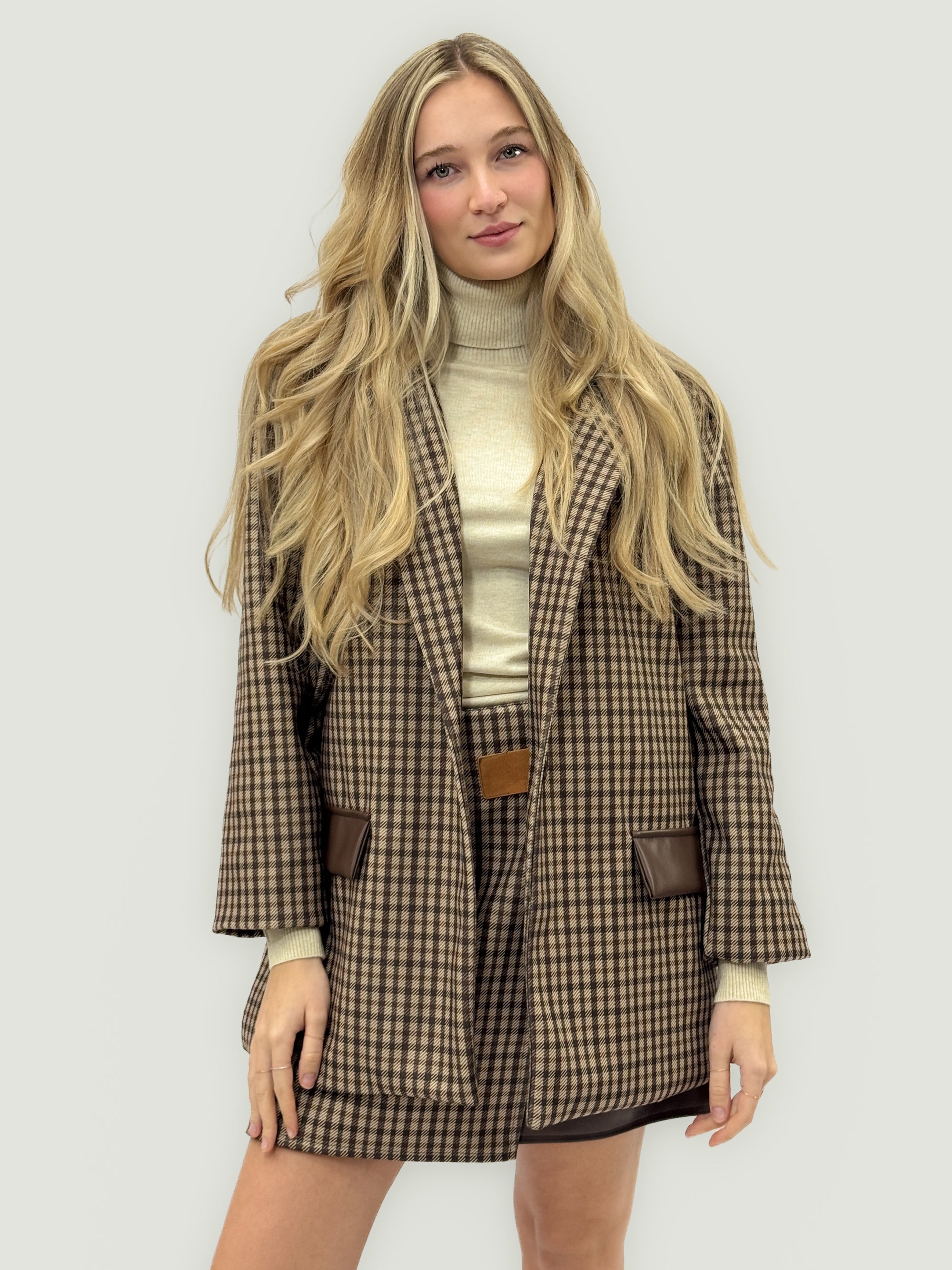 Gonna effetto doppiato con cintura – Grinta e femminilità