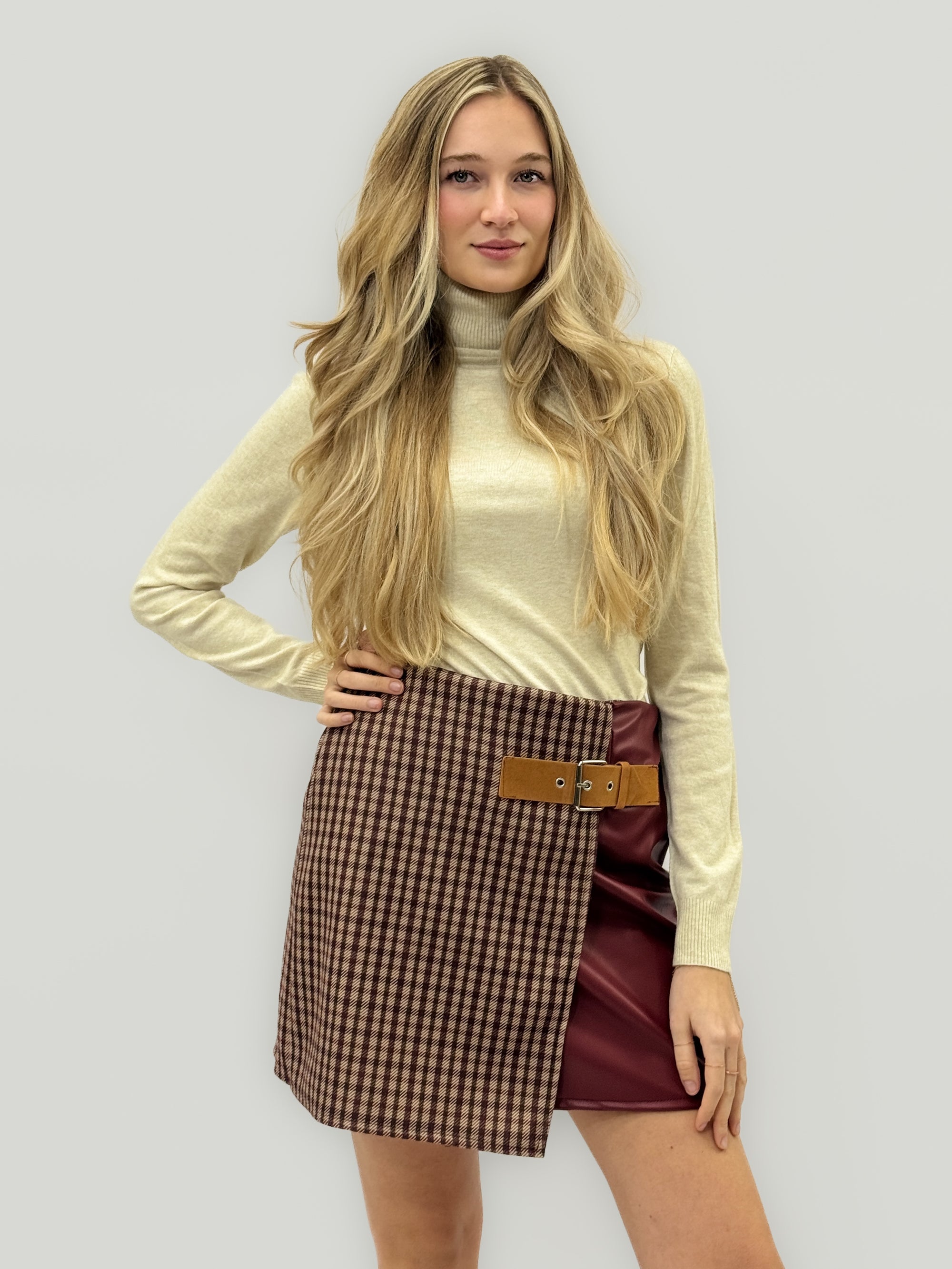 Gonna effetto doppiato con cintura – Grinta e femminilità