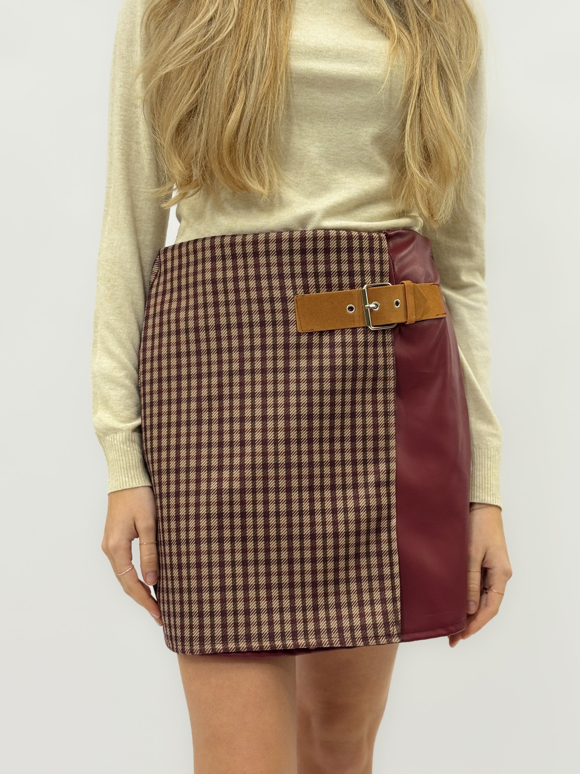 Gonna effetto doppiato con cintura – Grinta e femminilità