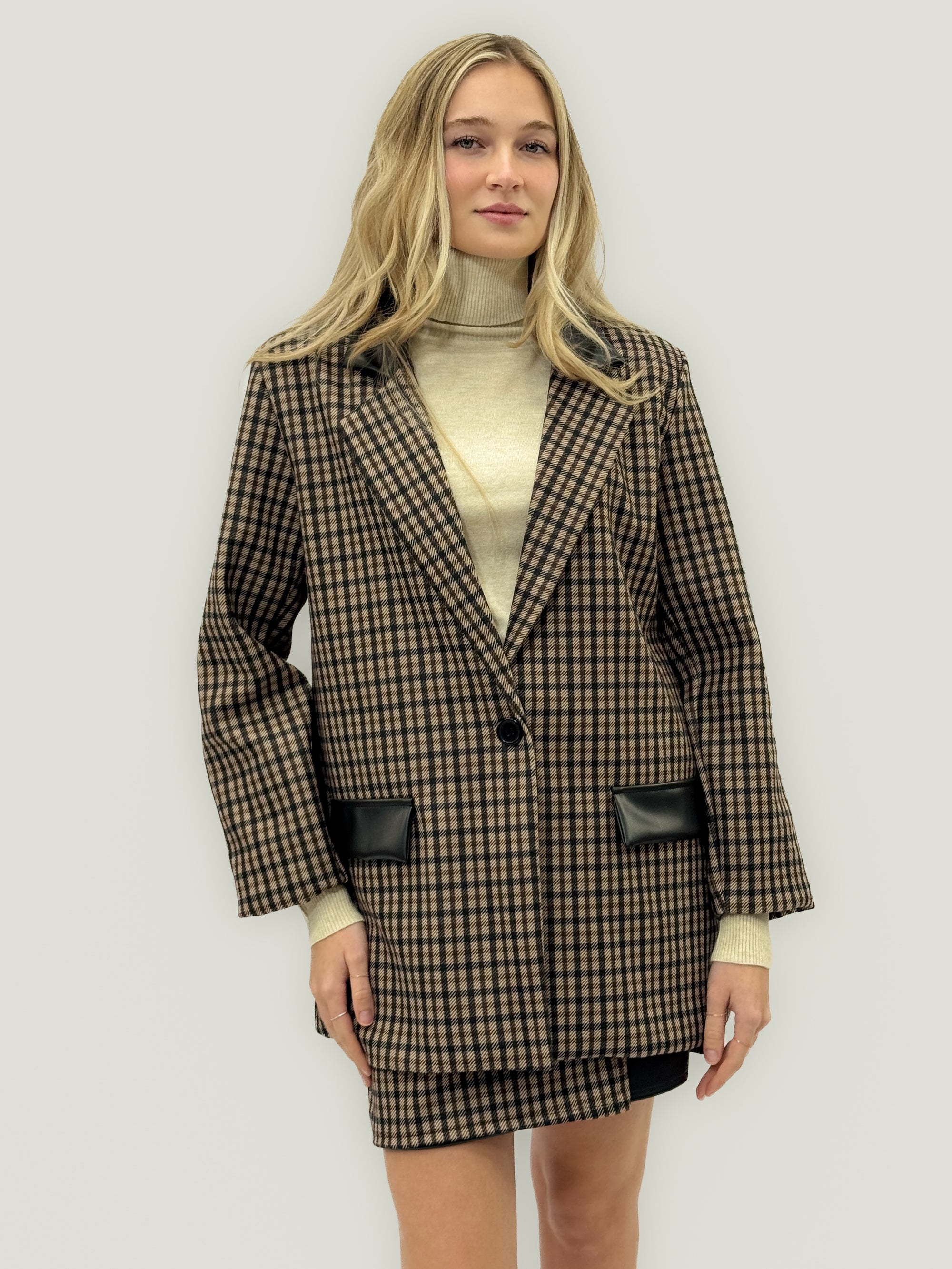 Gonna effetto doppiato con cintura – Grinta e femminilità