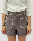 Pantaloncini in Lino con Tasche e Cuciture a Contrasto