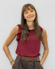 Maglia Smanicata con Volant sulle Spalle