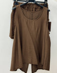 Completo con top svasato e shorts
