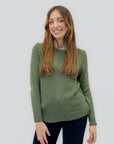 Maglia girocollo con bottoni decorativi sul retro