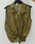Camicia smanicata fantasia floreale con nodo