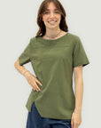 T-shirt con cuciture decorative e fondo asimmetrico