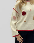 Maglione con applicazione a pois ricamati