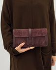 Borsa clutch in vera pelle scamosciata con tracolla - Made in Italy