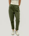 Pantaloni Morbidi con Vita Elasticizzata e Bottoni Decorativi