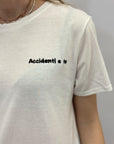 T-shirt con scritta "accidenti a te"