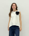 Canotta comoda con fiore