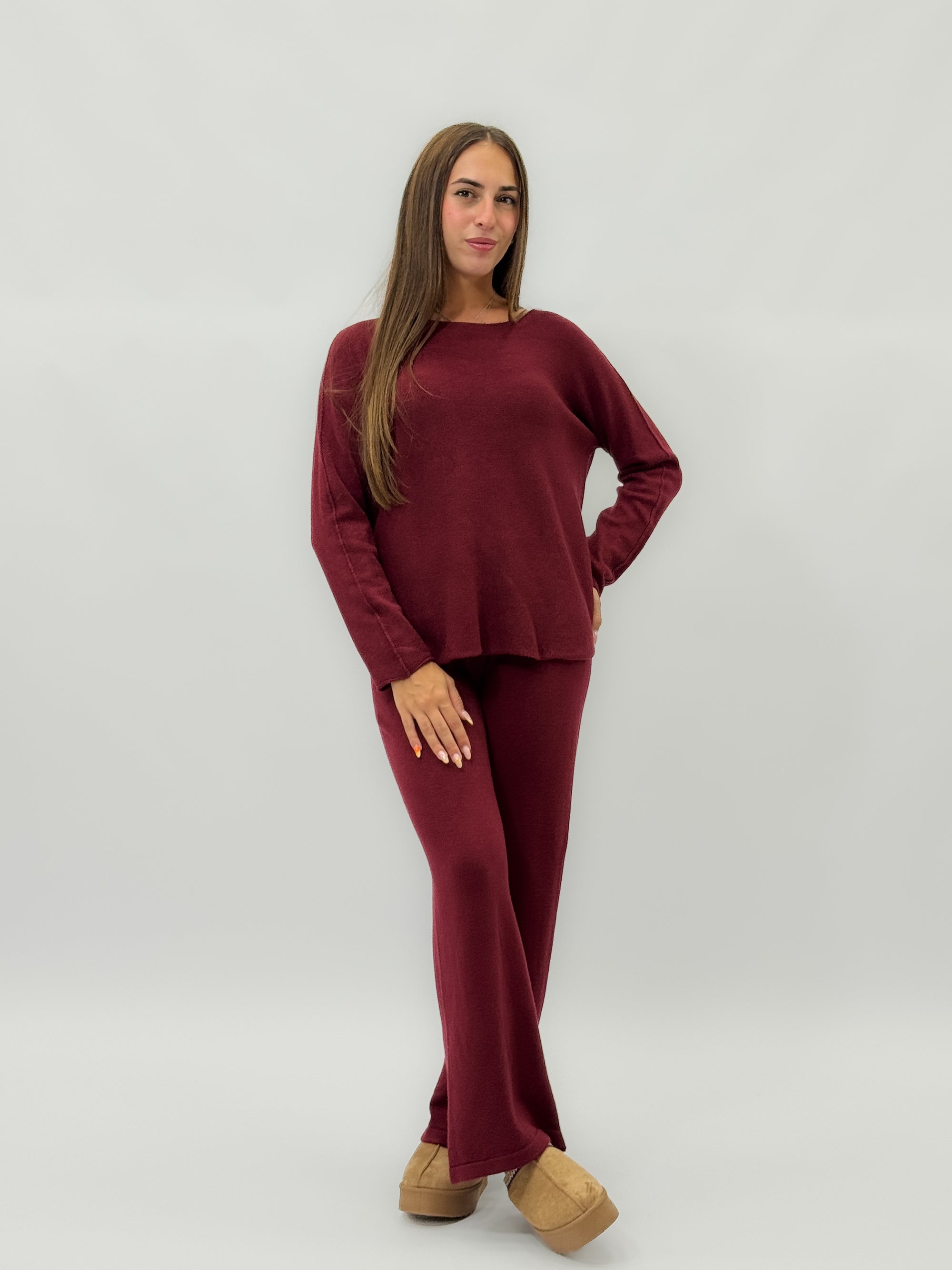 Completo morbido in maglia tinta unita