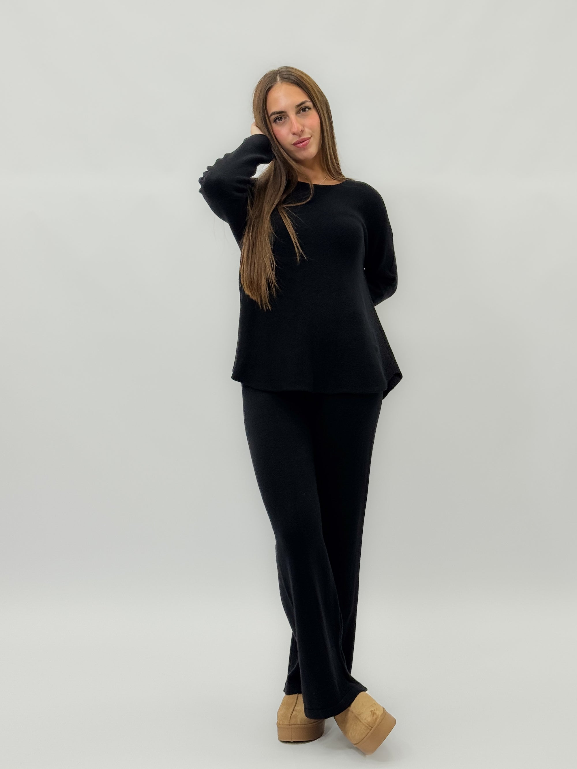 Completo morbido in maglia tinta unita