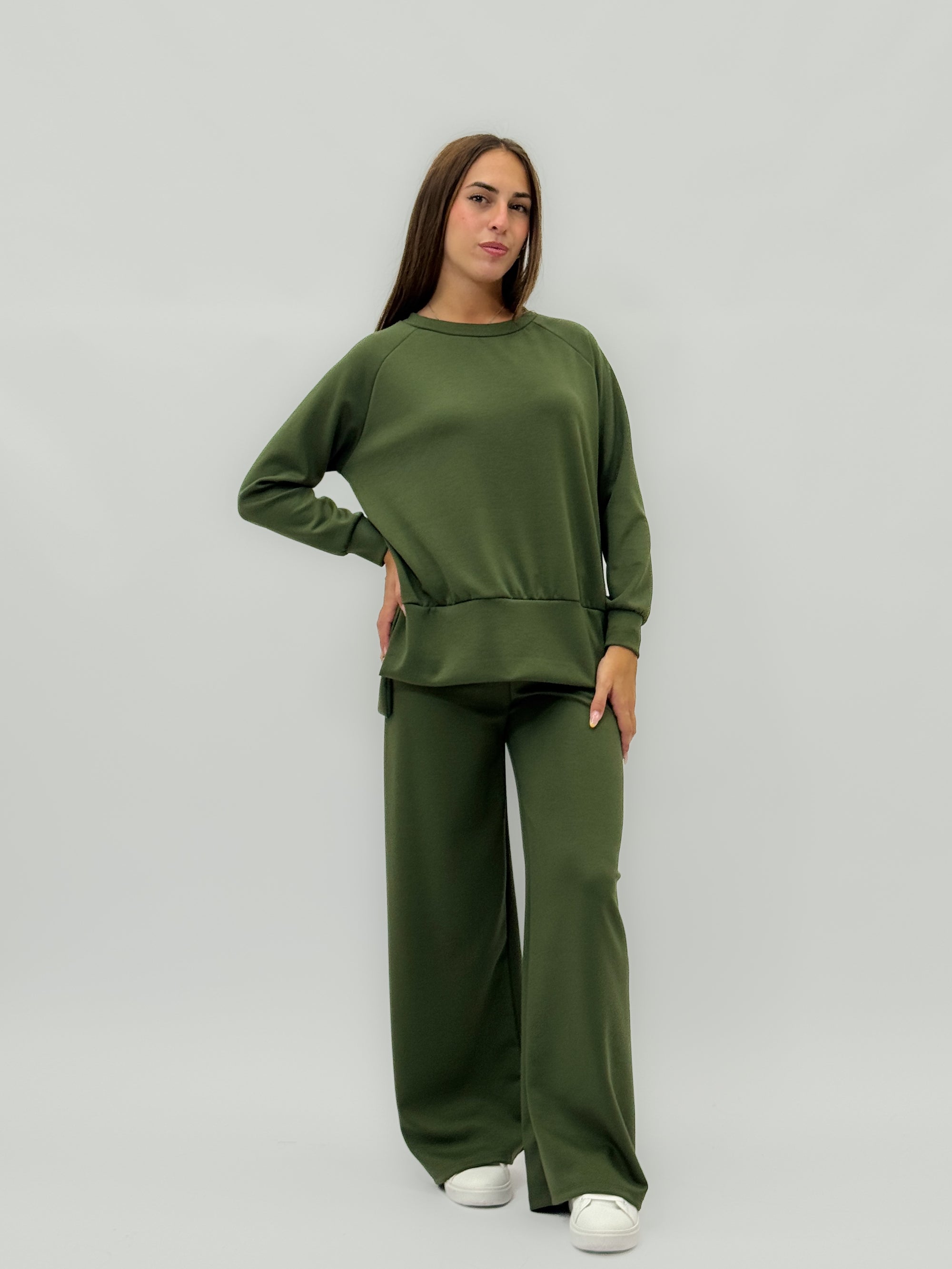 Completo tuta con pantalone ampio