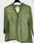 Blusa Leggera con Scollo a V e Bottoni