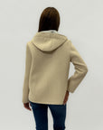 Giacca corta in Neoprene con Cappuccio – Moderna & Confortevole