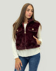 Gilet donna in ecopelliccia con bottoni gioiello