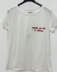 T-Shirt 100% Cotone con Ricamo “Forse un po’ ti penso” – Essenziale e Romantica