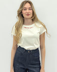 T-Shirt con Scritta Ricamata “Hotter Than Your Ex”