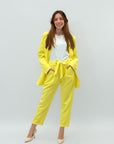 Completo giacca e pantalone con fiocco