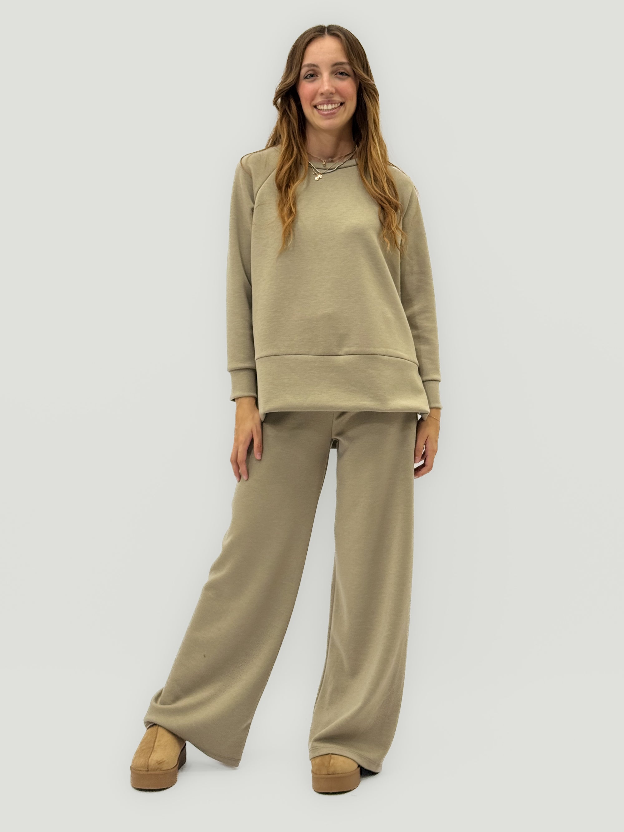 Completo tuta con pantalone ampio