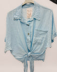 Camicia in lino con nodo frontale e maniche ampie