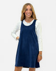Abito salopette in velluto con maglia in cotone