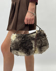 Borsa a mano in shearling effetto lana