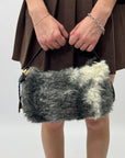 Borsa a mano in shearling effetto lana