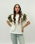 T-shirt con maniche volant