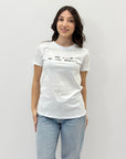 T-shirt petite con scritta "Nel fiore dei miei drammi"
