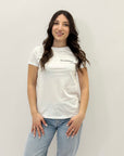T-shirt petite con scritta "Mi scoccio"